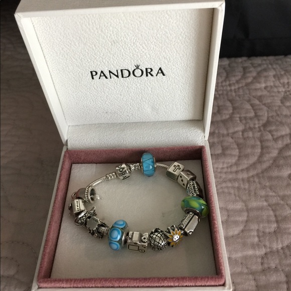 Pandora bracelet with charms retired - Picture 4 of 4